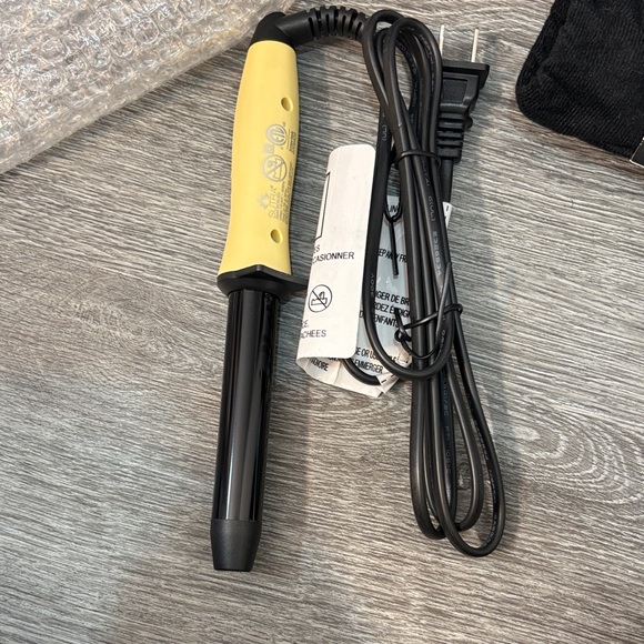 Sutra Beauty Mini Ceramic Curling Iron - Pastel Yellow - Picture 4 of 5